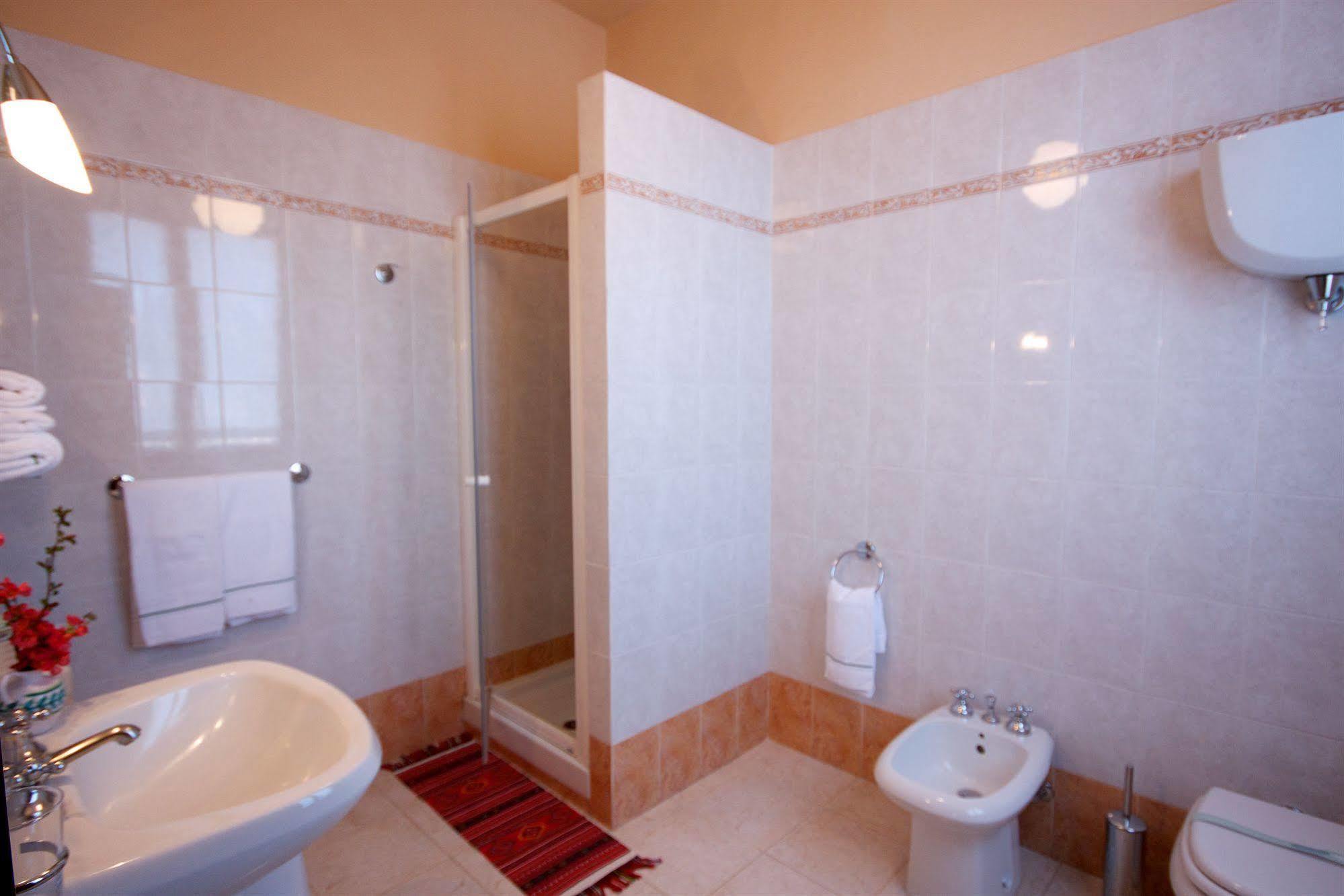 Camere Andrei Pienza Luaran gambar