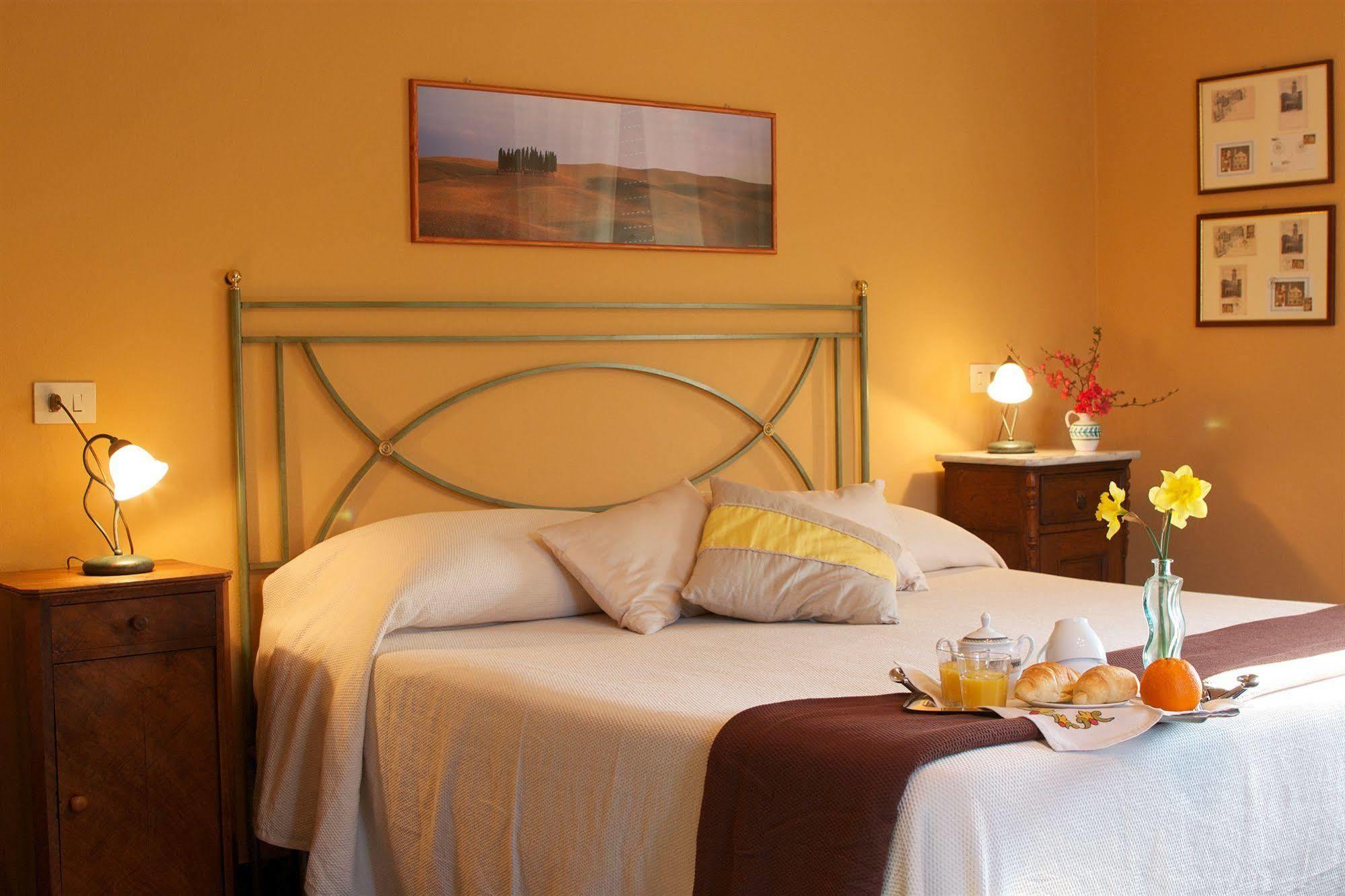 Camere Andrei Pienza Luaran gambar