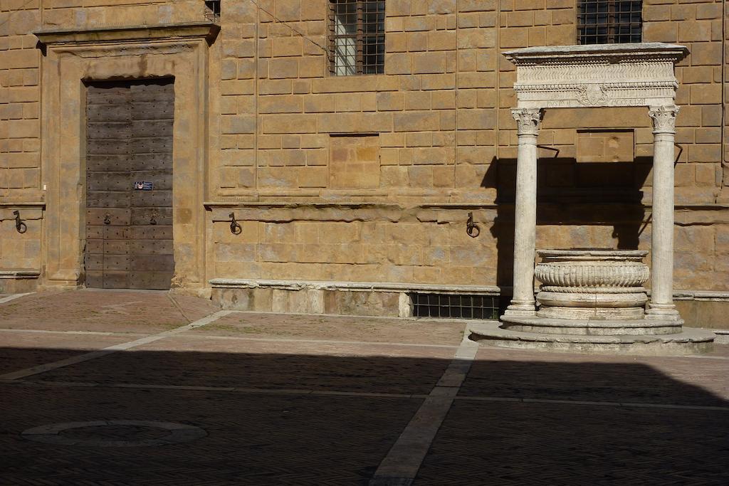 Camere Andrei Pienza Luaran gambar